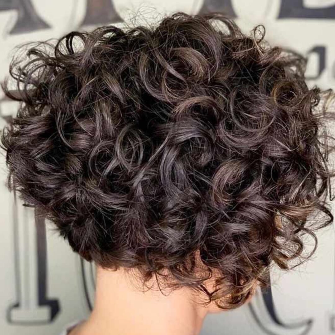 Melhores cortes de cabelo cacheado curto - Kioshi Sako - Expert em curtos